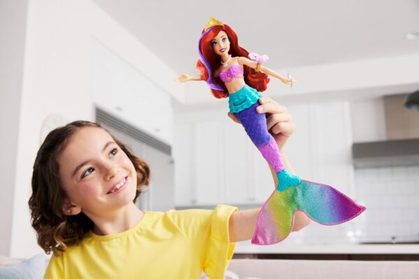 Poupée Ariel, le petite sirène nageuse – Image 2